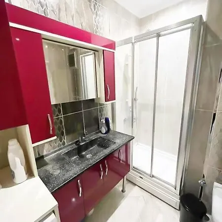 Apartment House In The Center Of Kadikoy *